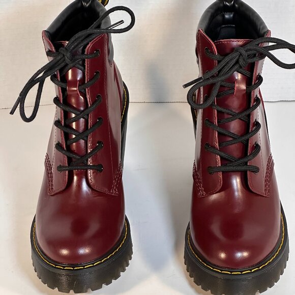Ladies' Dr Martens boots size L-7 - Picture 1 of 16
